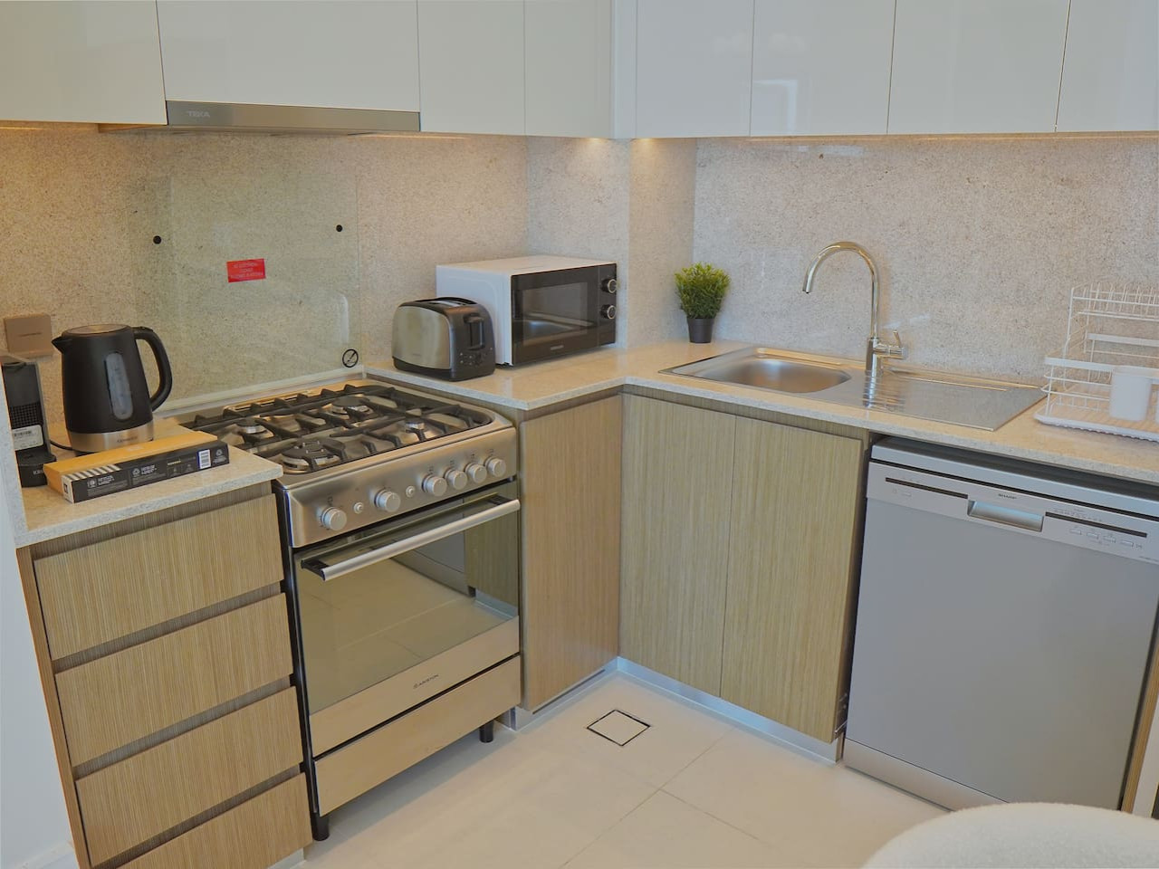 Stylish 2BR | 3 min walk to Dubai Mall
