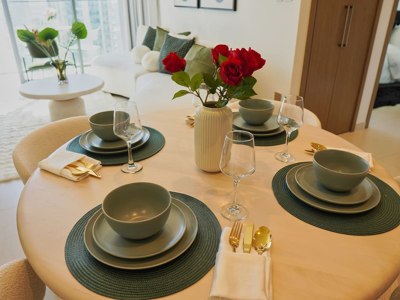 Stylish 2BR | 3 min walk to Dubai Mall