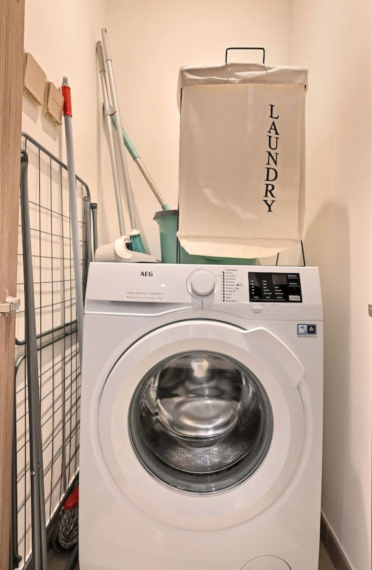 Stylish 2BR | 3 min walk to Dubai Mall