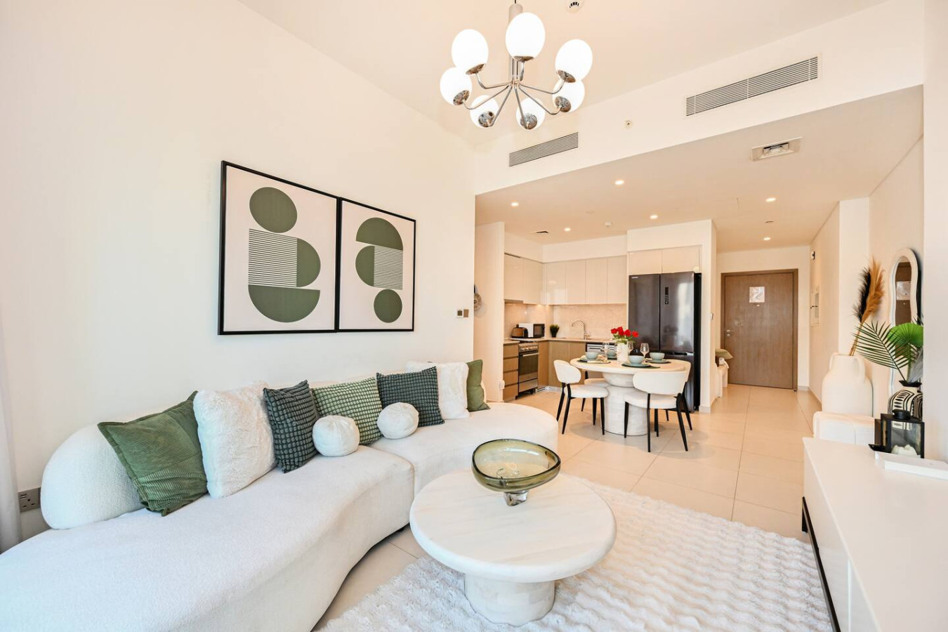 Stylish 2BR | 3 min walk to Dubai Mall