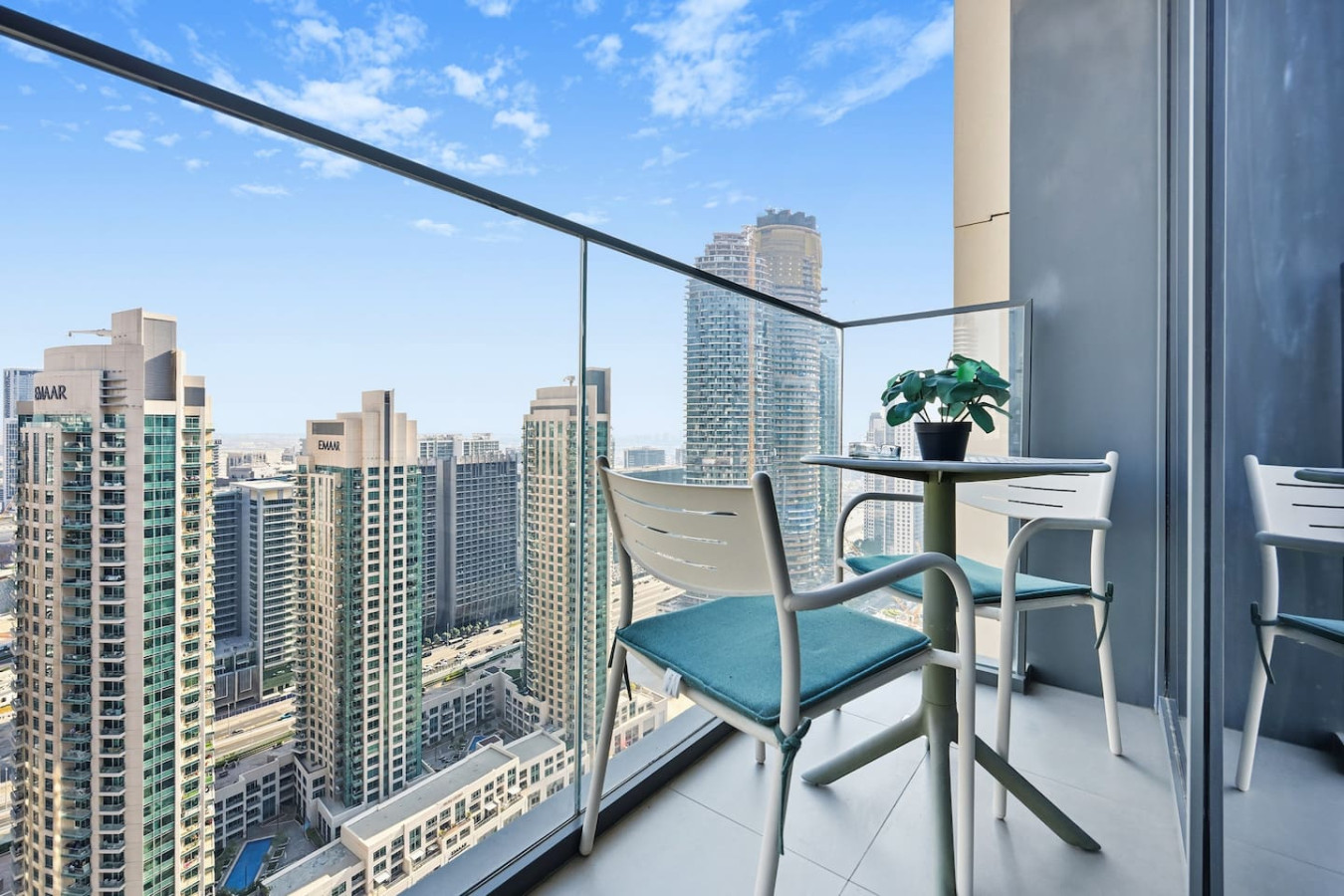 Stylish 2BR | 3 min walk to Dubai Mall