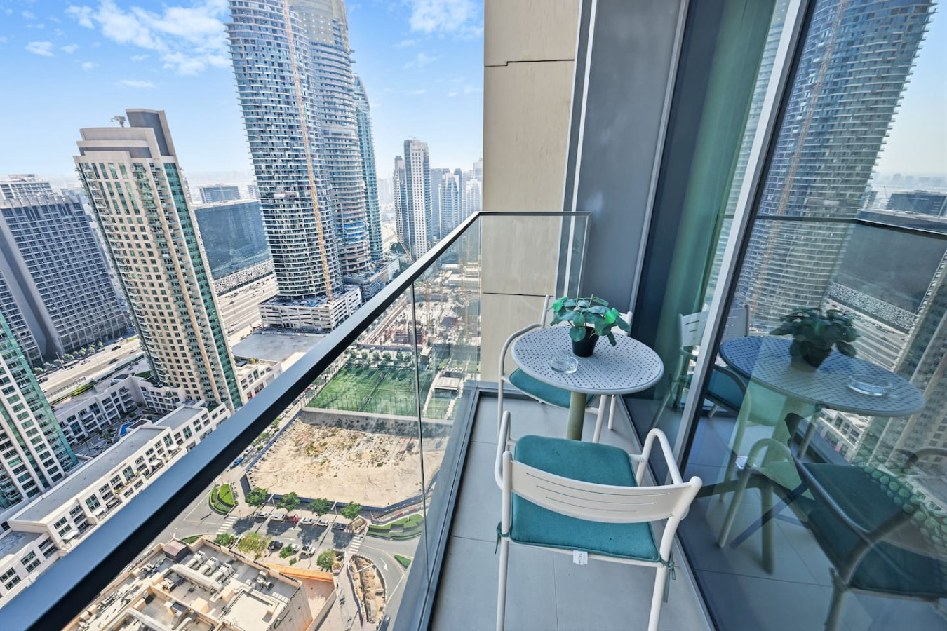 Stylish 2BR | 3 min walk to Dubai Mall