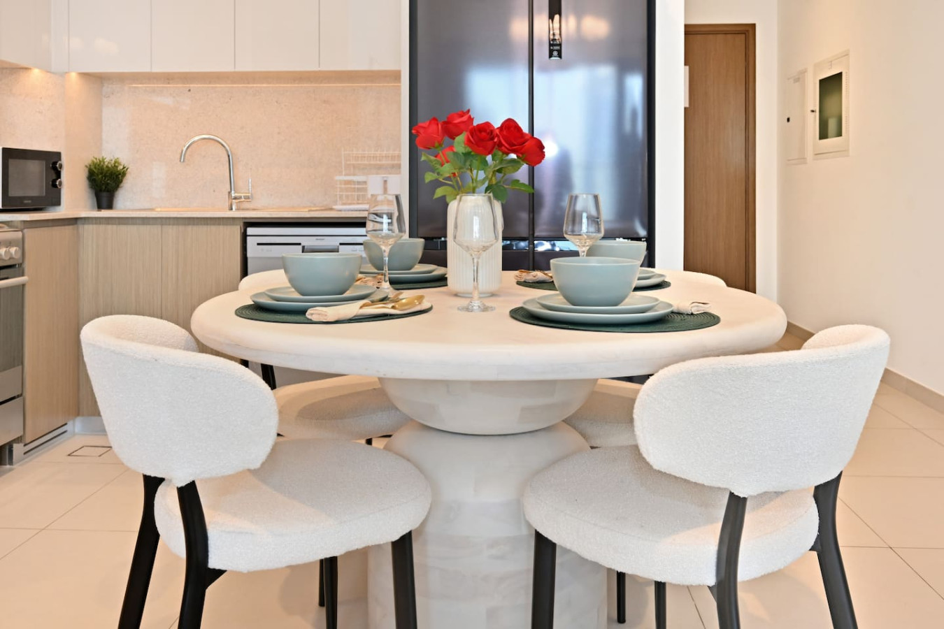 Stylish 2BR | 3 min walk to Dubai Mall