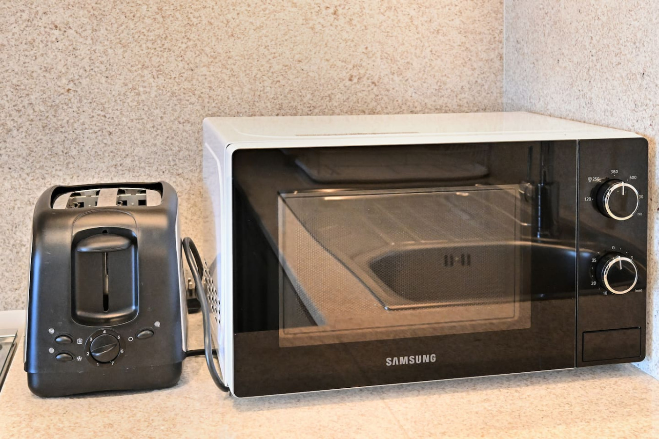 Stylish 2BR | 3 min walk to Dubai Mall