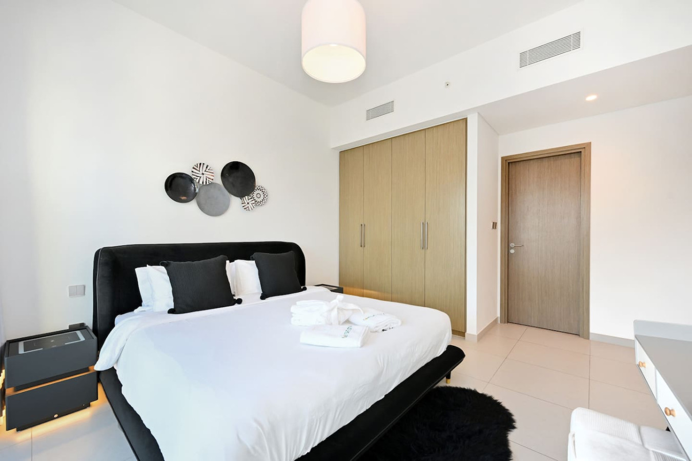 Stylish 2BR | 3 min walk to Dubai Mall