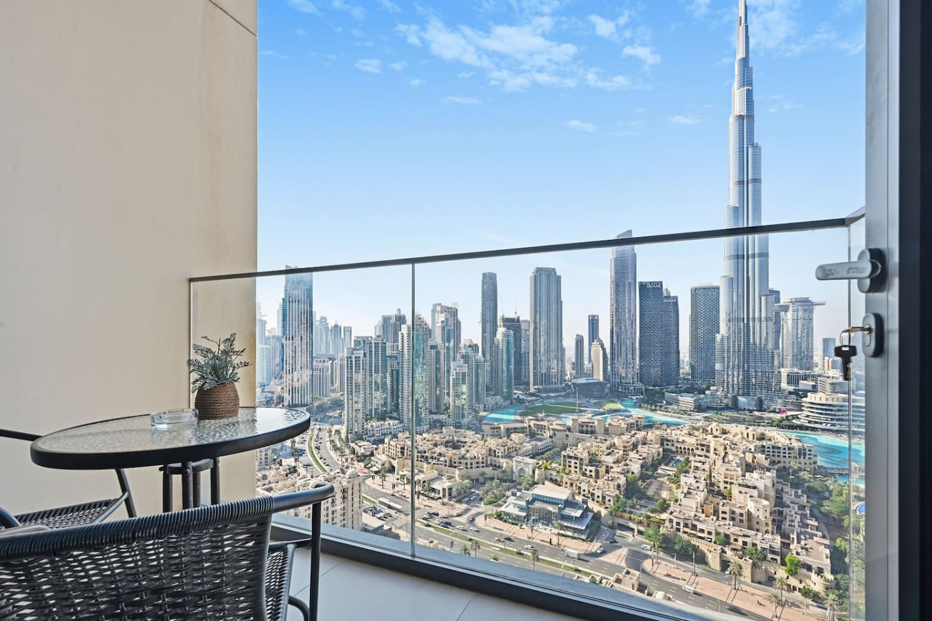 Breathtaking View, 3-minute walk to Dubai Mall