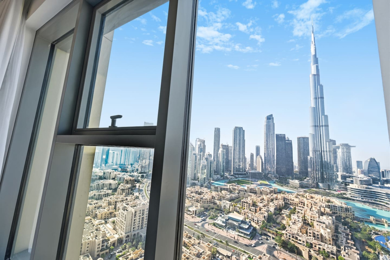 Breathtaking View, 3-minute walk to Dubai Mall