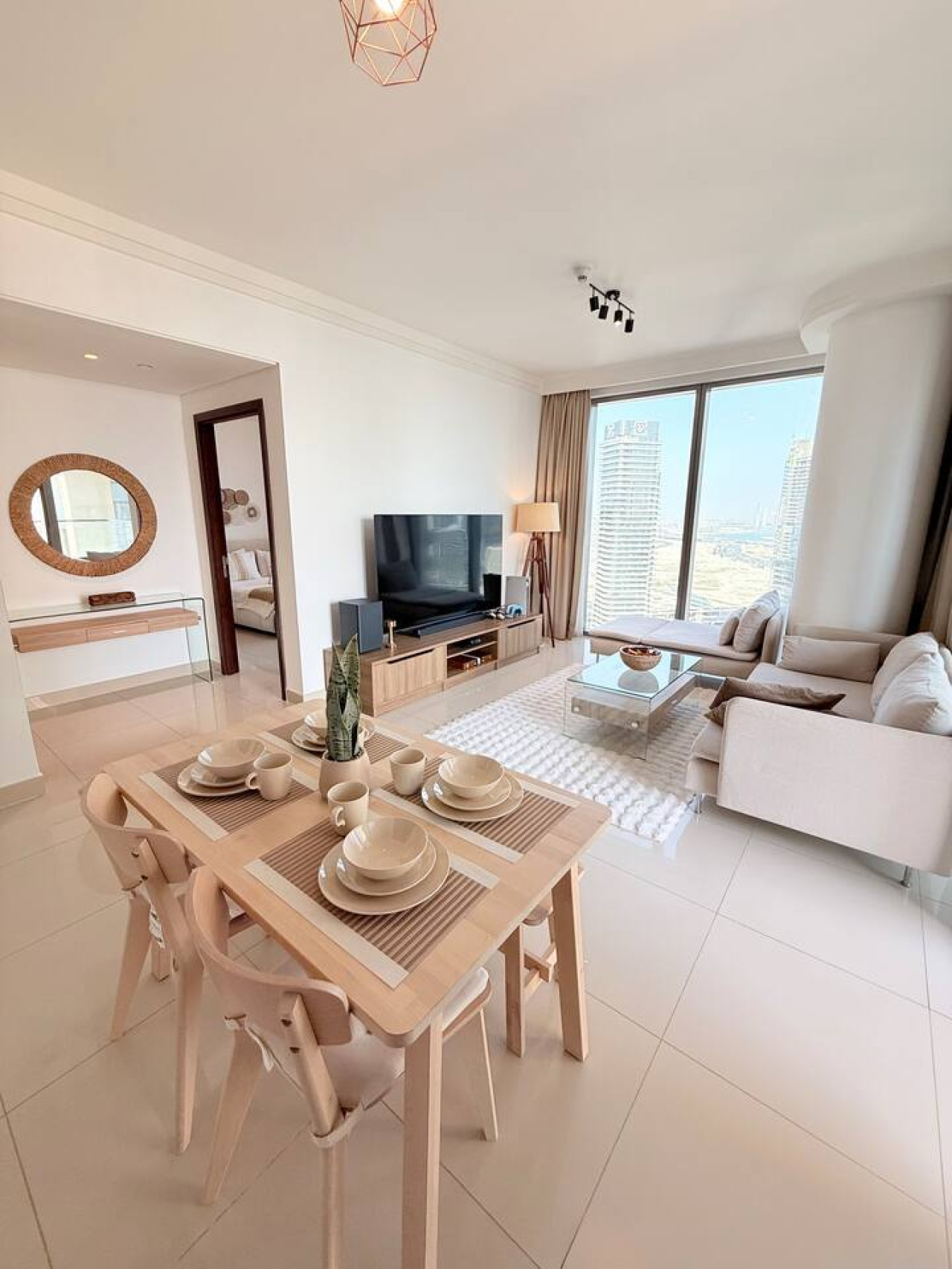 Dubai Mall connected, 38th floor, Amazing pool