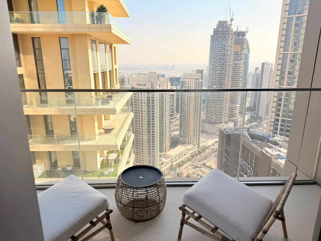 Dubai Mall connected, 38th floor, Amazing pool