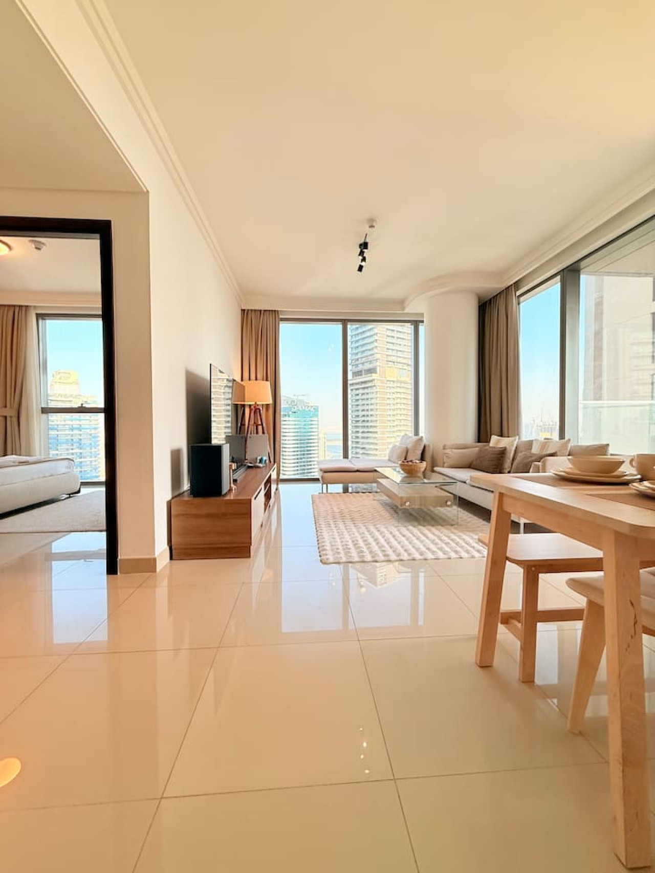 Dubai Mall connected, 38th floor, Amazing pool