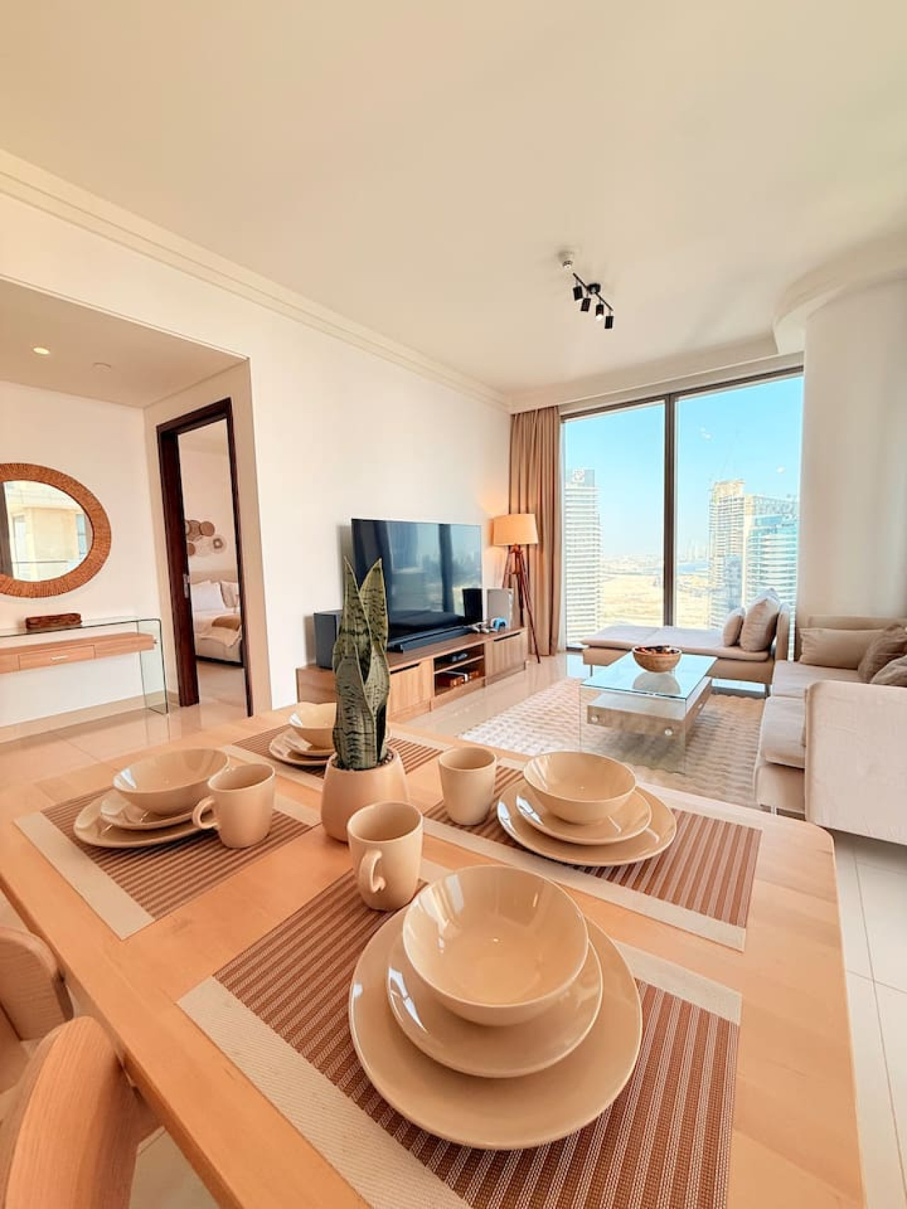 Dubai Mall connected, 38th floor, Amazing pool