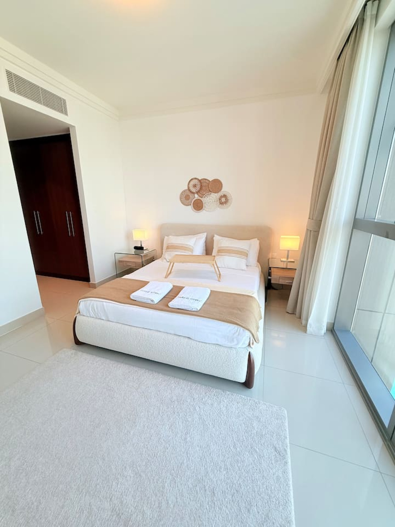 Dubai Mall connected, 38th floor, Amazing pool