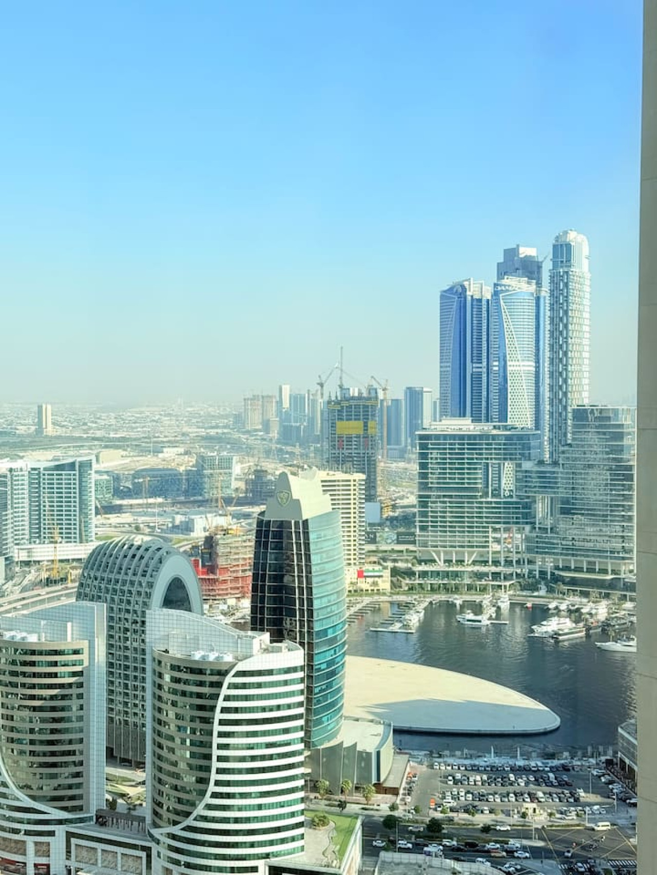 Dubai Mall connected, 38th floor, Amazing pool