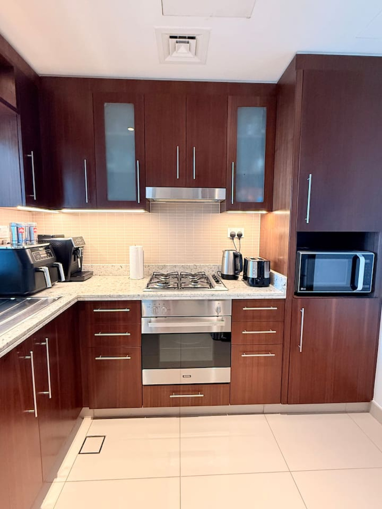 Dubai Mall connected, 38th floor, Amazing pool